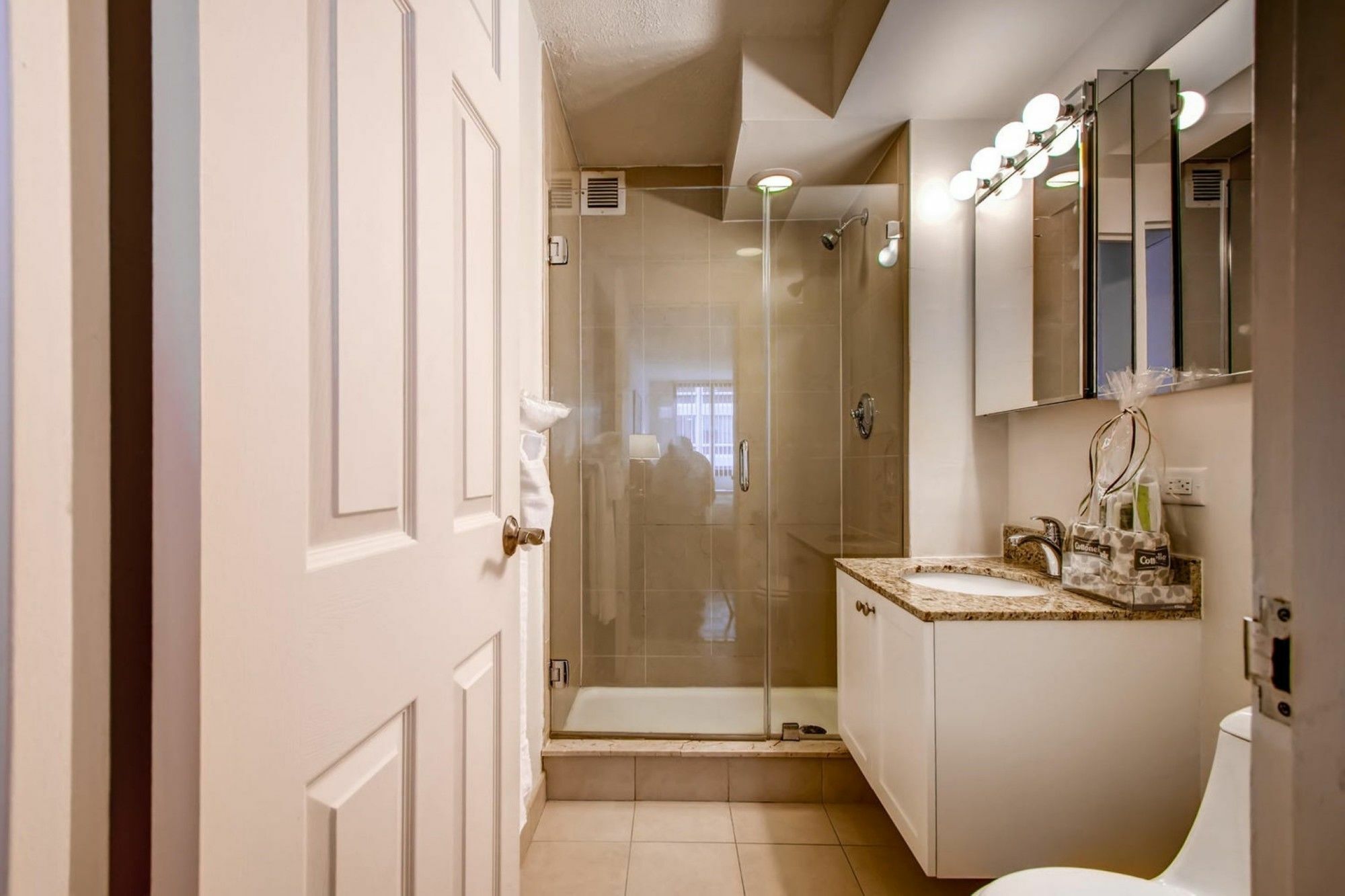 Global Luxury Suites At The Commonwealth Boston Exterior photo